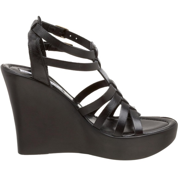 ISO CHARLES DAVID Women's Addison Sanda - Picture 2 of 3